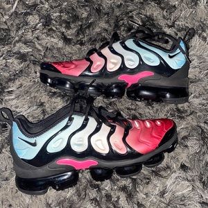 vapormax plus rocket pop